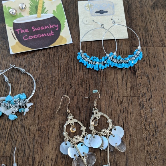 Earrings (I bundle $20 for all) - Picture 3 of 4